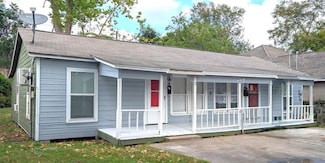214 W Marion St Unit 1, Clute, TX 77531