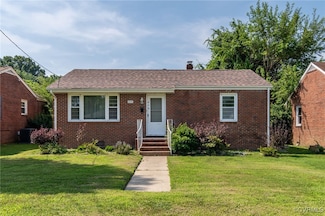 213 Moore Ave, Colonial Heights, VA 23834