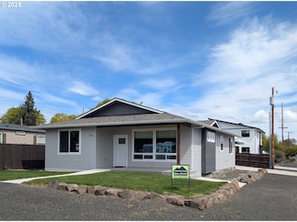210 Johnston St, Dufur, OR 97021