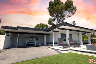 9924 Beverly Grove Dr, Beverly Hills, CA 90210