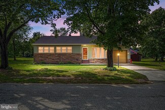 62 E End Ave, Penns Grove, NJ 08069