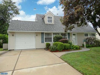 5 Vestry Ln, Levittown, PA 19054
