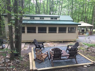 226 Shohola Ln, Shohola, PA 18458