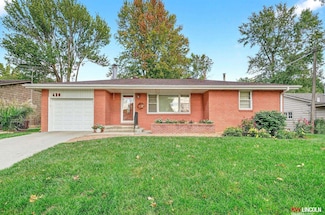 630 Skyway Rd, Lincoln, NE 68505