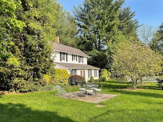 5 Ludlam Ln, Locust Valley, NY 11560