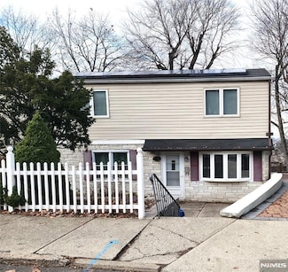 730 Pembroke Way, Ridgefield, NJ 07657