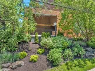 5742 Fifth Ave Unit 306, Pittsburgh, PA 15232