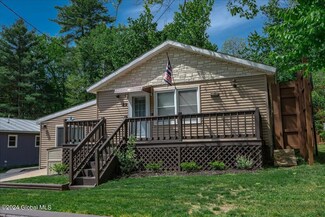 29 Minder Rd, Corinth, NY 12822
