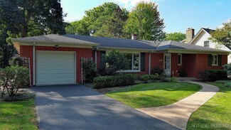 418 Grant Ave, Geneva, IL 60134