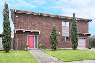 2017 Charles Dr, Chalmette, LA 70043