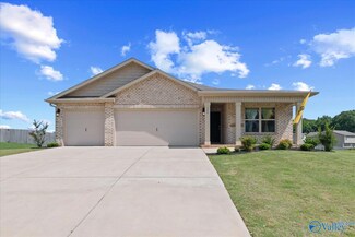 173 Meadow Ridge Dr, Hazel Green, AL 35750