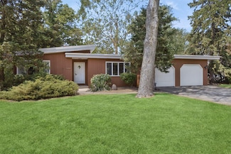 7370 Forest Hill Rd, Burr Ridge, IL 60527