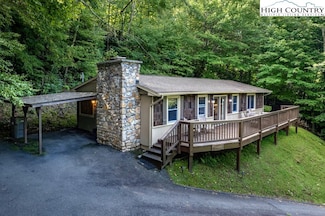 150 Ivy Ct, Beech Mountain, NC 28604