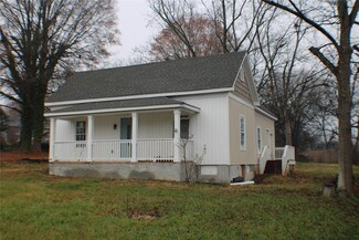 1141 N Ashe Ave, Newton, NC 28658