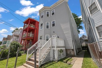 88 Whitfield St, Dorchester Center, MA 02124