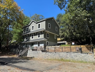 11 Maine St, Lake Hopatcong, NJ 07849
