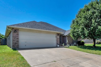 213 Rose Ave, Cleburne, TX 76033