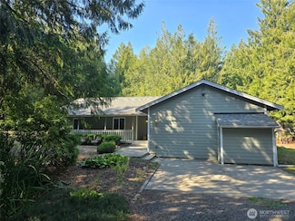 660 Peter Hagen Rd W, Seabeck, WA 98380