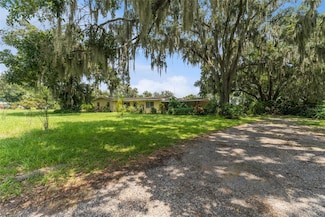 2904 Lewis Rd, Dover, FL 33527