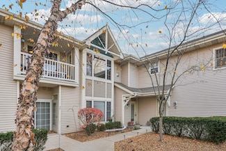 6170 Walnut Ln Unit 97, Cudahy, WI 53110