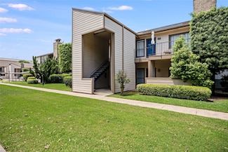 7028 N Holiday Dr, Galveston, TX 77550