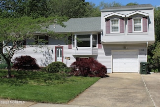105 Darien Rd, Howell, NJ 07731