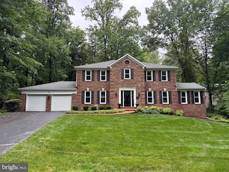 6104 Arrington Dr, Fairfax Station, VA 22039
