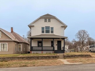 1109 S 33rd St, Saint Joseph, MO 64507