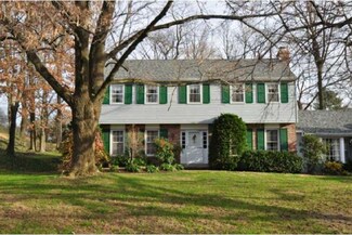 52 Todmorden Dr, Rose Valley, PA 19086