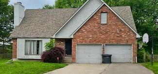 701 NE Hunters Cir, Blue Springs, MO 64014