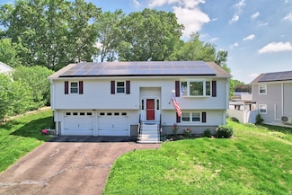69 Sills Dr, Oakville, CT 06779