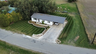 1100 Indian Creek Dr, Comanche, TX 76442