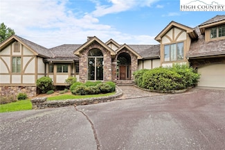 1158 Equestrian Dr, Banner Elk, NC 28604