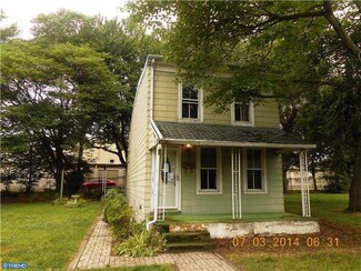 2556 Green St, Chester, PA 19013