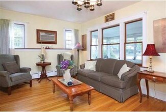 72 Elliot Ave, Quincy, MA 02171
