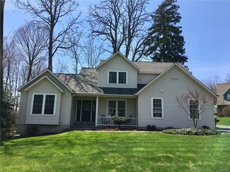 101 Sherfield Dr, Syracuse, NY 13209