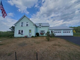 1076 Park St, Livermore Falls, ME 04254