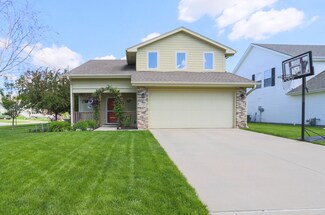 1405 Honey Locust St, Council Bluffs, IA 51501
