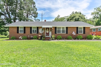 1313 Mewborn Ave, Kinston, NC 28501