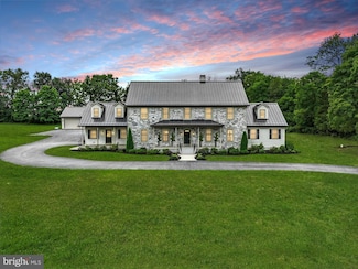 160 Vida Ln, Dover, PA 17315