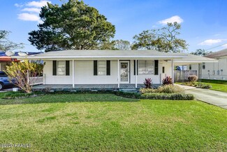 1215 Victoria St, Scott, LA 70583