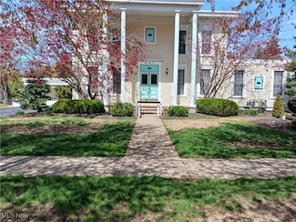 851 Park Ave, Amherst, OH 44001