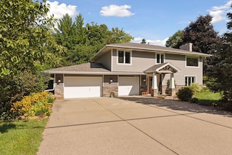 2610 Noble Ave N, Golden Valley, MN 55422