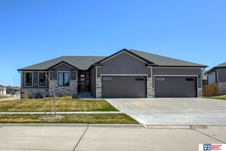 9630 Dutch Mill Ln, Lincoln, NE 68516