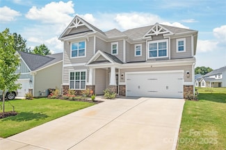 8100 Rolling Wheels Rd, Charlotte, NC 28215