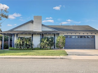 933 Carnation Ave, Costa Mesa, CA 92626