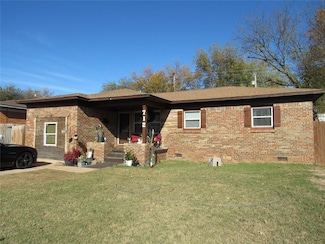 712 Cinmac St, Lindsay, OK 73052