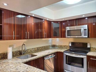 54 Madrid Ln Unit 5-15, Davie, FL 33324