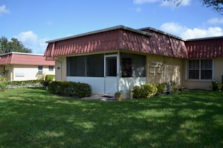 570 Laconia Cir, Lake Worth, FL 33467