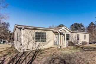 21 Orchard Park Rd, Flat Rock, NC 28731